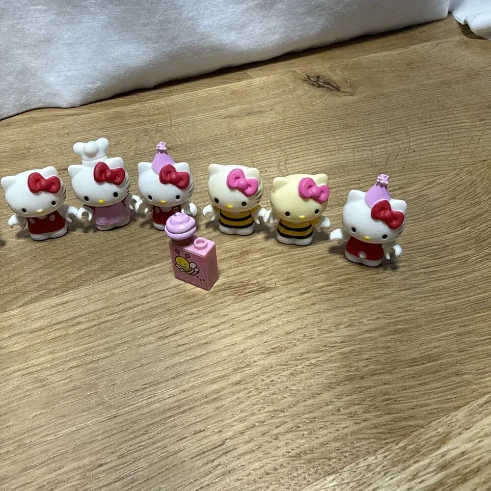 2011 Sanrio Mega Bloks Hello Kitty Mini Figure Lot Of 8 + Accessories Seen In Pi